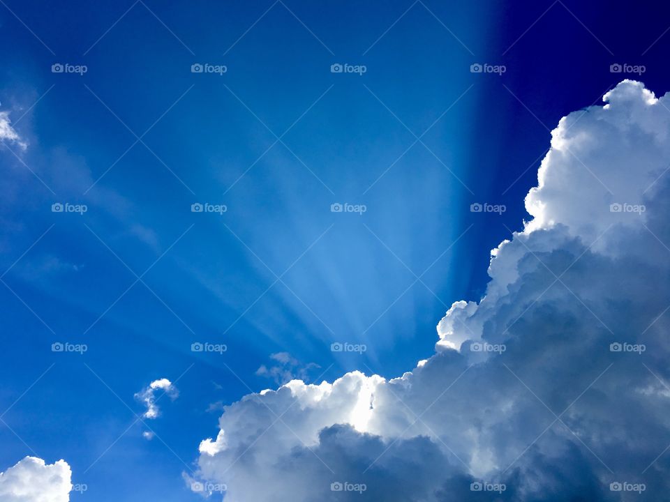 Deep blue sky and light ray contrast