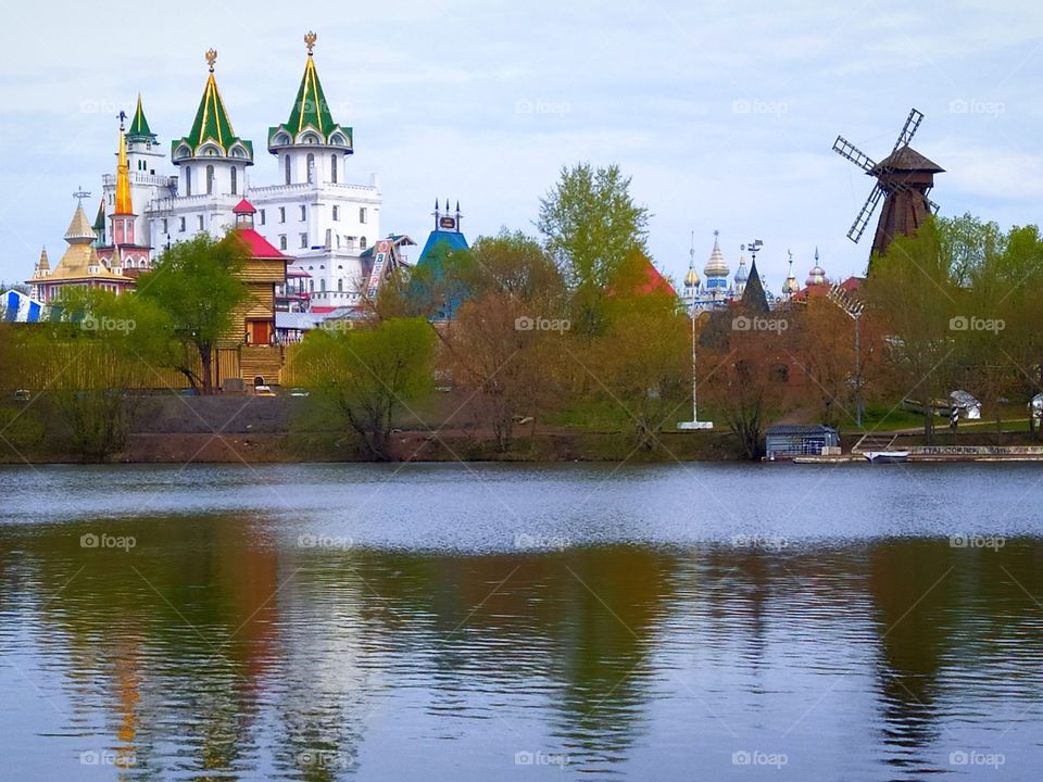 Izmailovsky vernissage from the side of the river