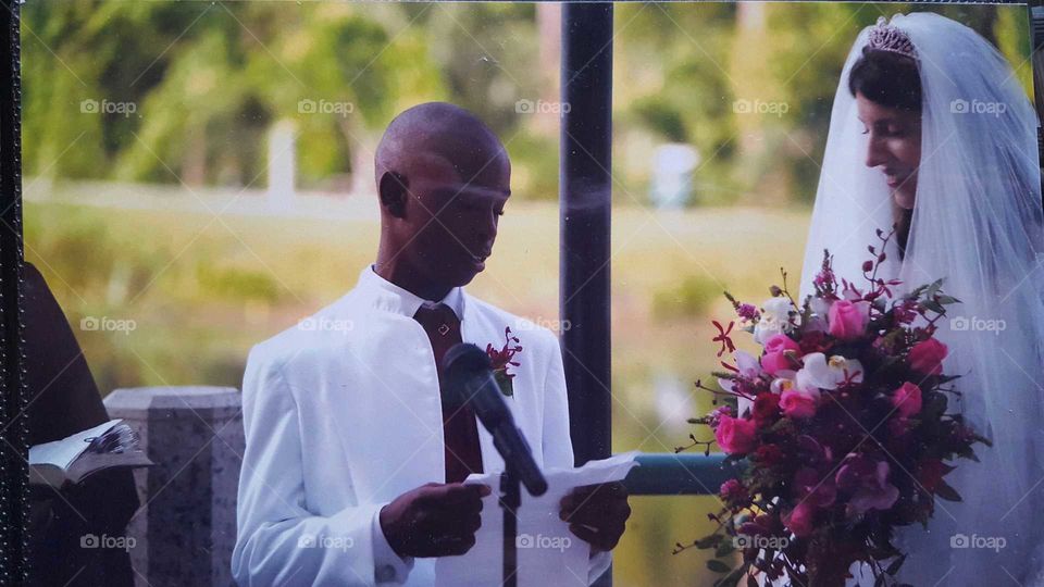 Groom telling an oath to the bride