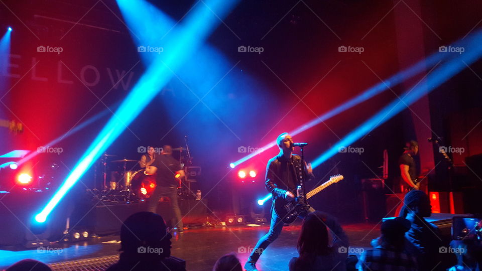 Yellowcard. Front row experience.