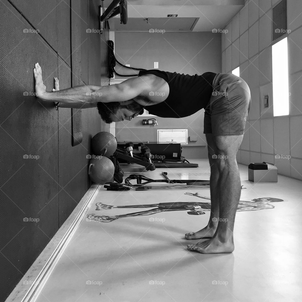 Man exercise at home