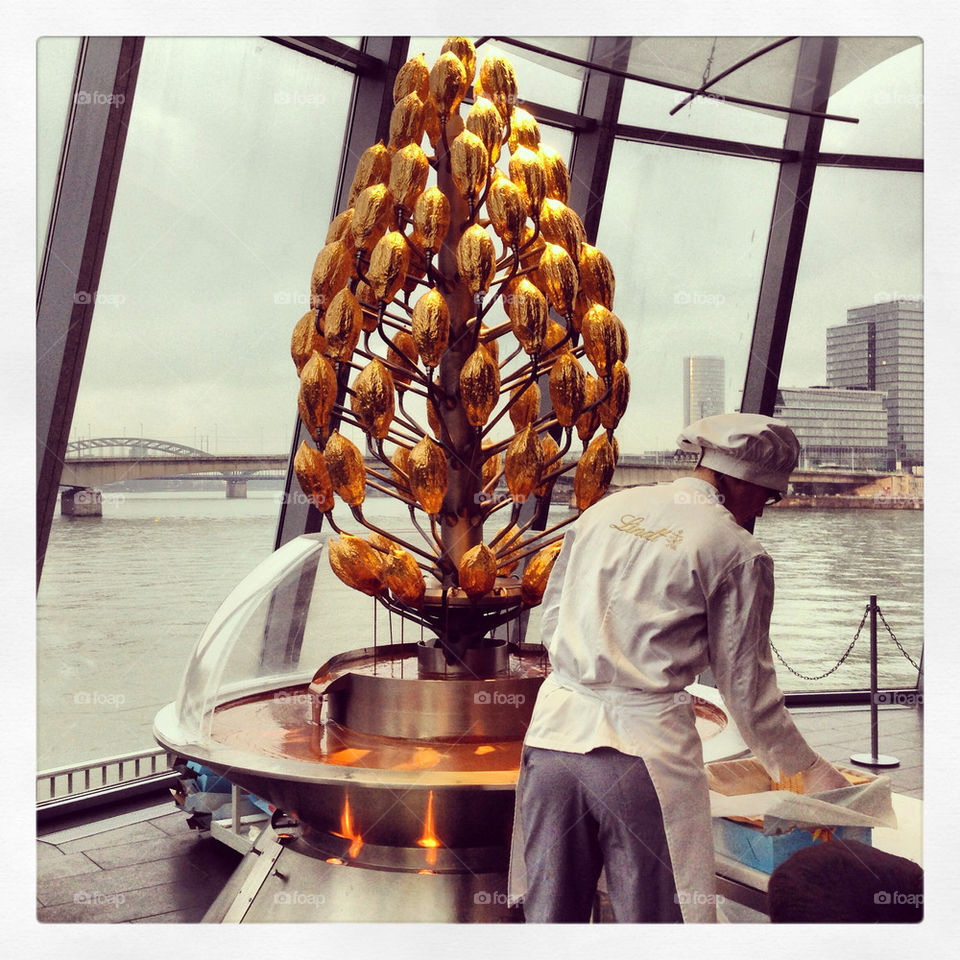 Chocolate fountain