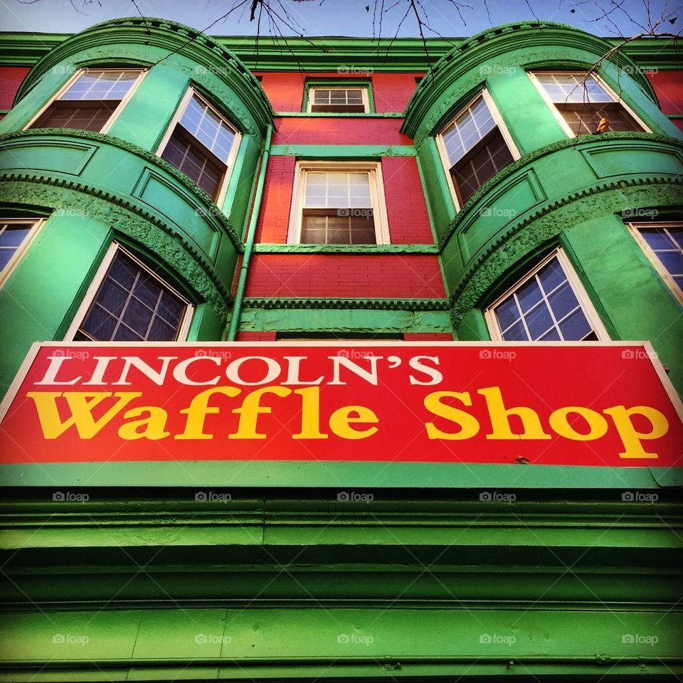Lincoln's Waffle Shop