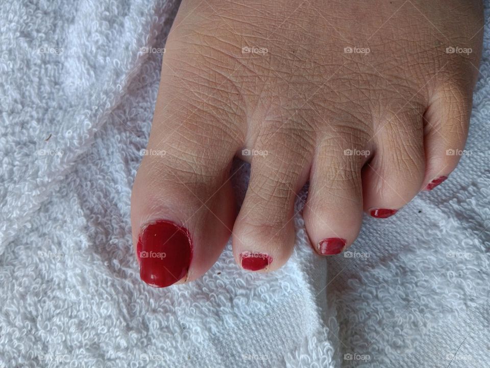 red toes 2