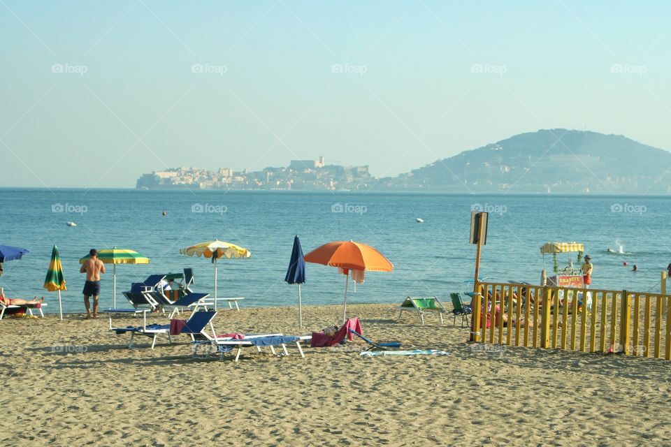 Colorful beach with all you need to relax!