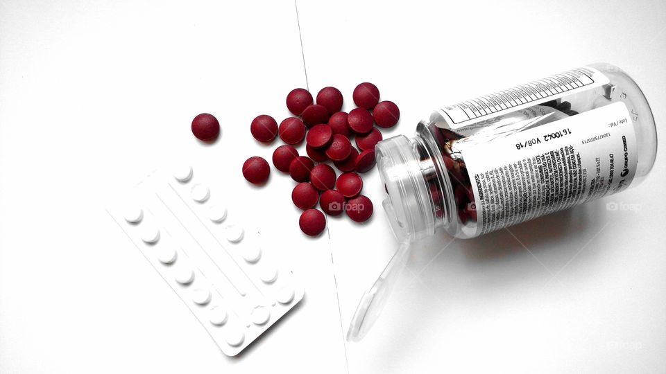 Medicamentos. Remédios vitamínicos. Pílulas.