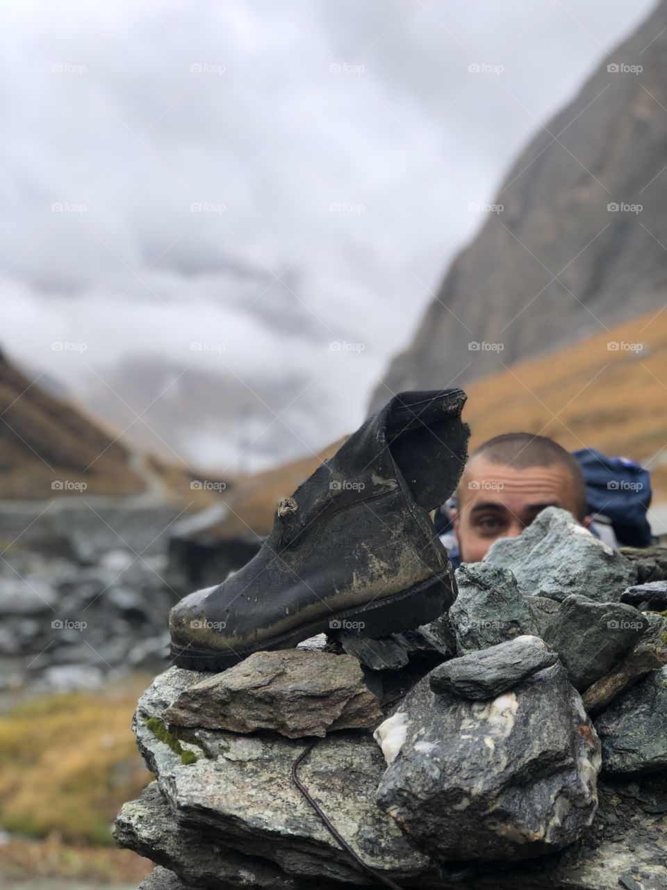 Hiker found a hiker’s boot in the mountains
