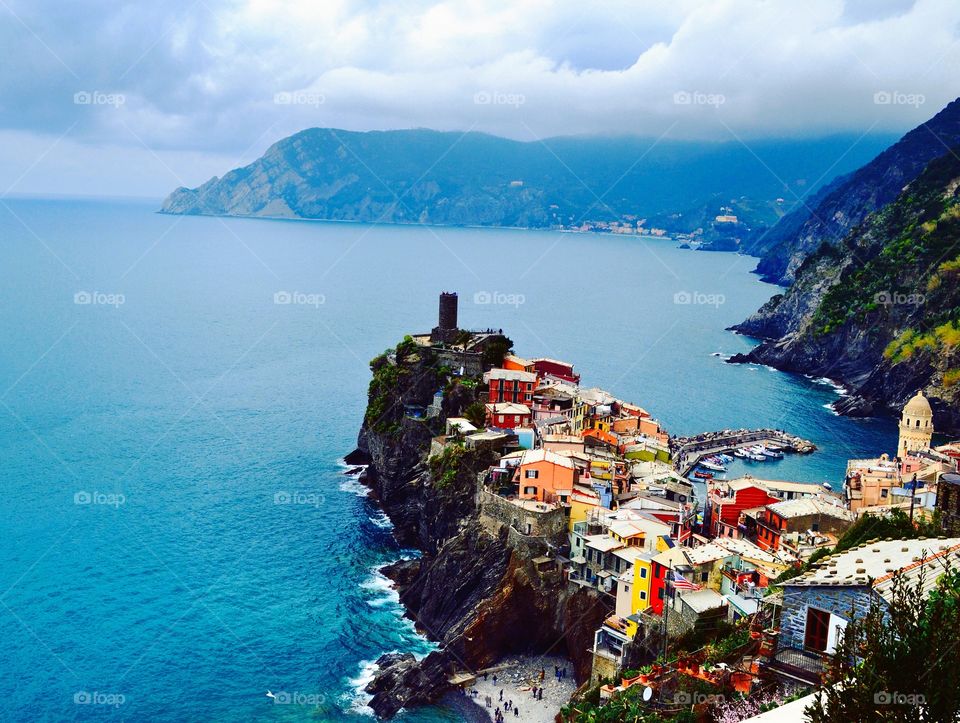 Blue seas and bright houses in Cinque Terre