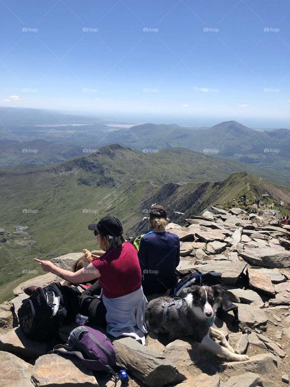 Snacking and viewing ⛰