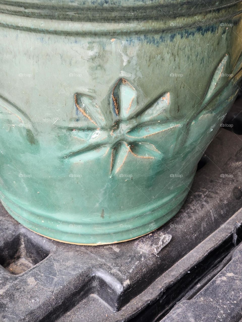 green gardening planter pot with etched design