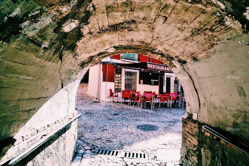 Looking through ma
Tunnel to the restaurant on the other side 