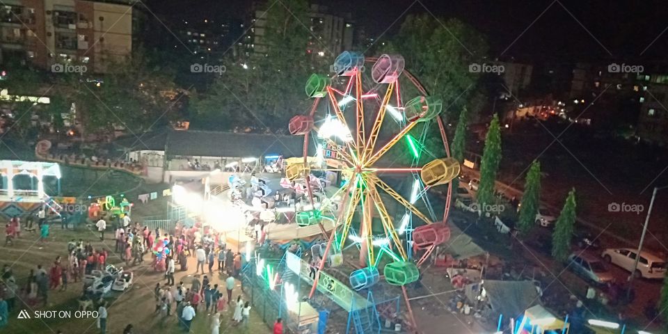 #amusement park #fair #carnival #crowd