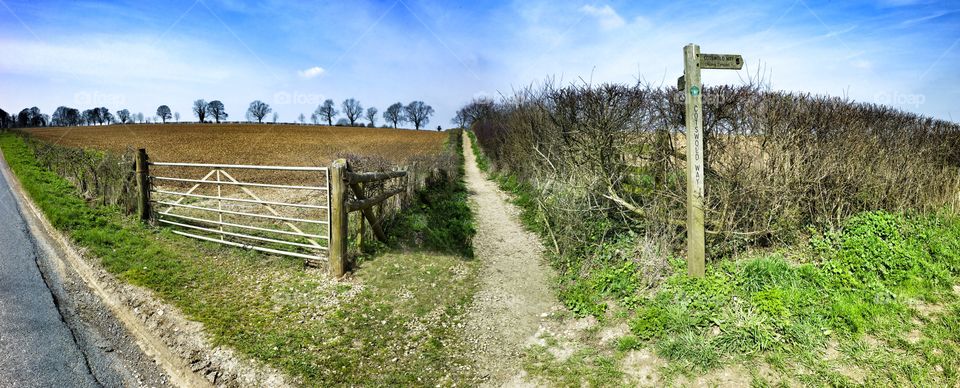 Footpath Cotswolds 