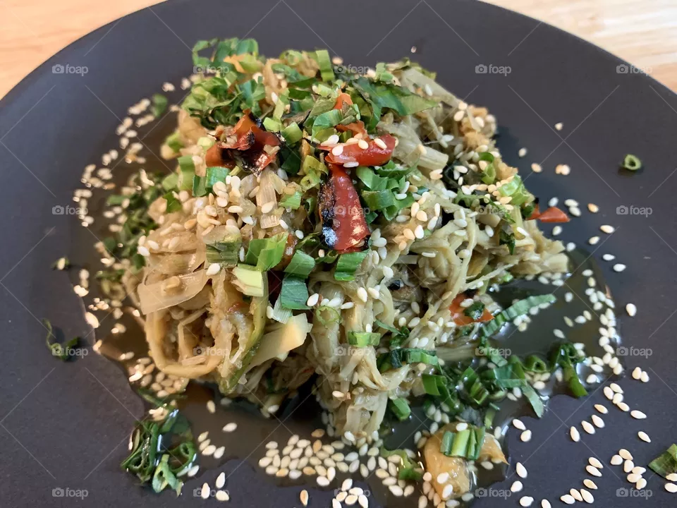 Hot and spicy bamboo shoot salad