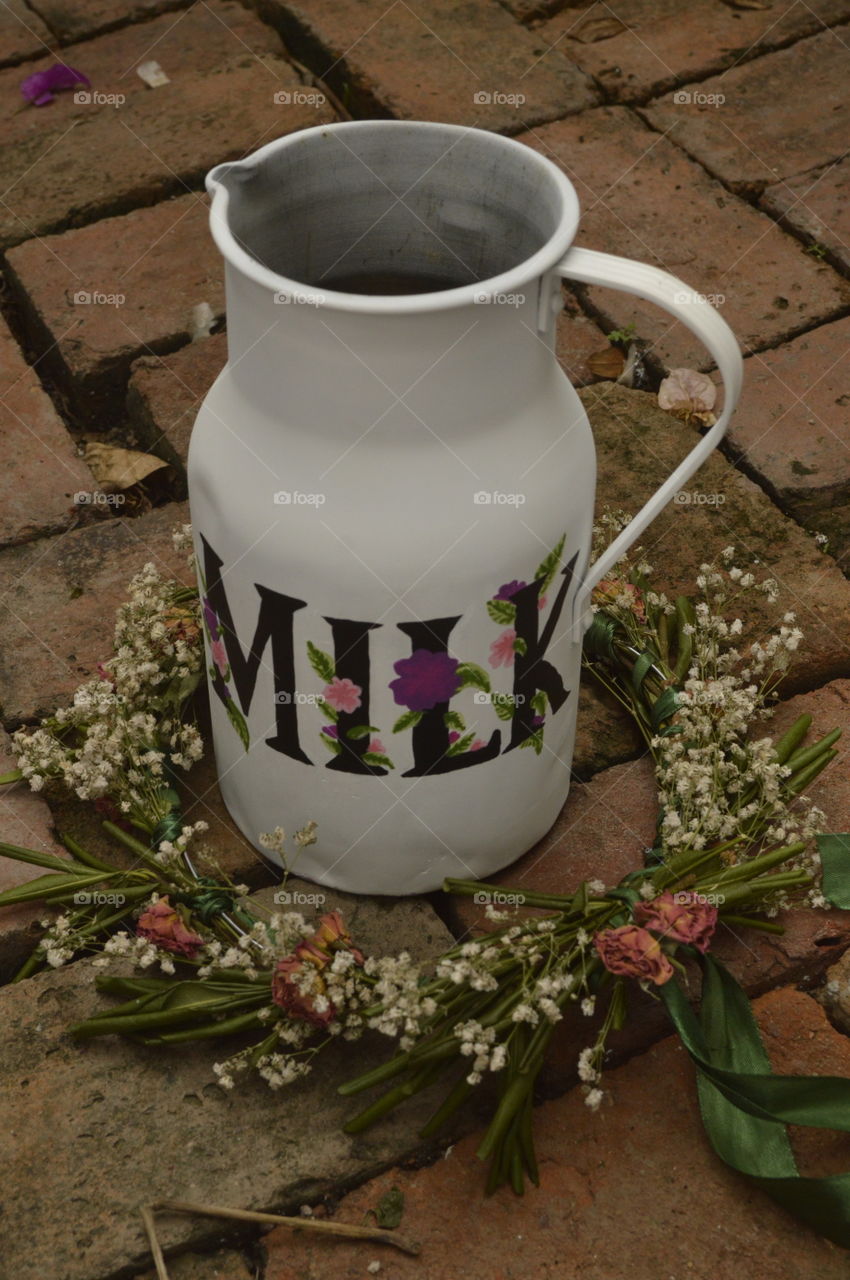 F 10.0  1/200  40.00mm  ISO800