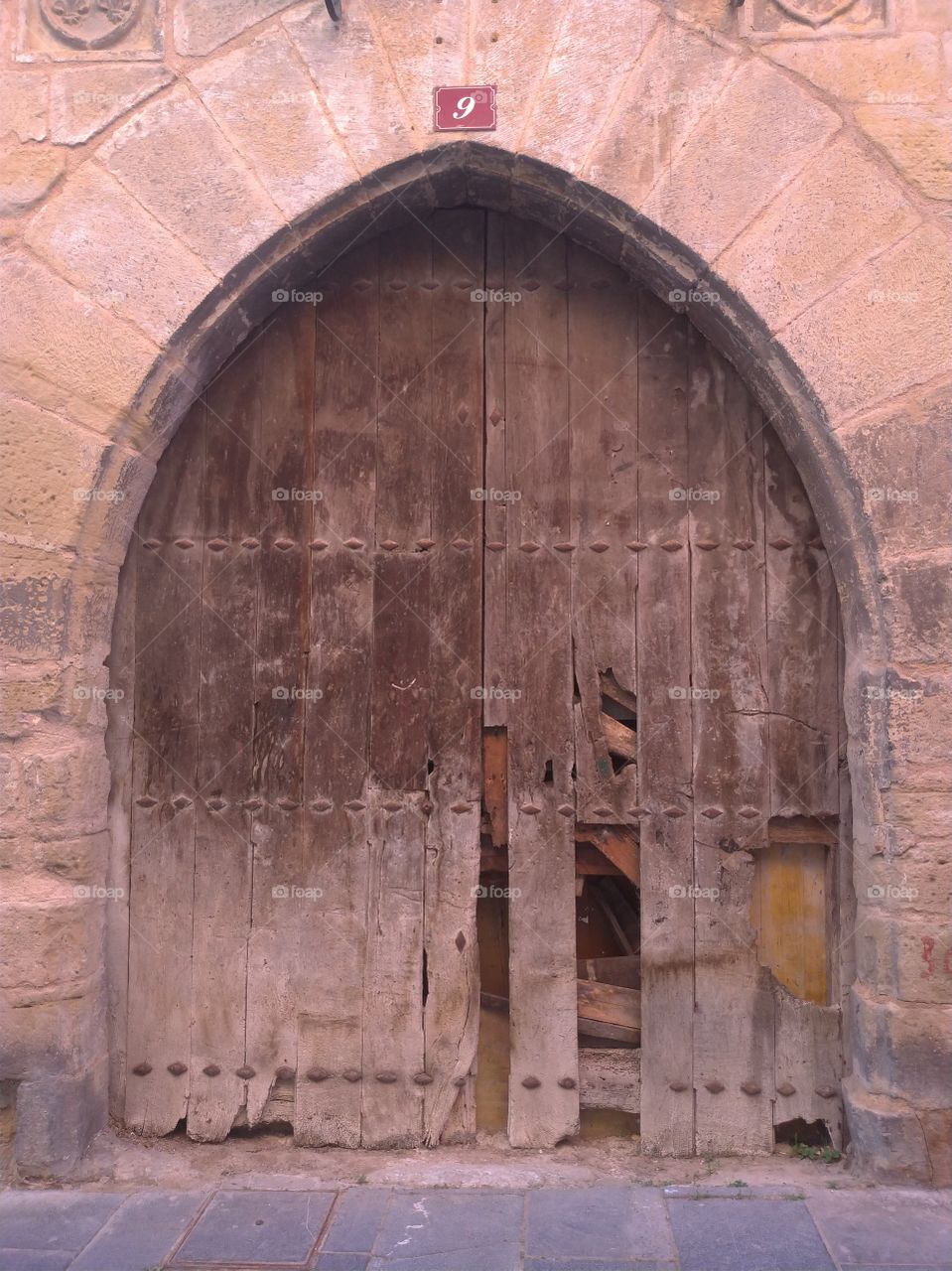 Puerta gotica de madera