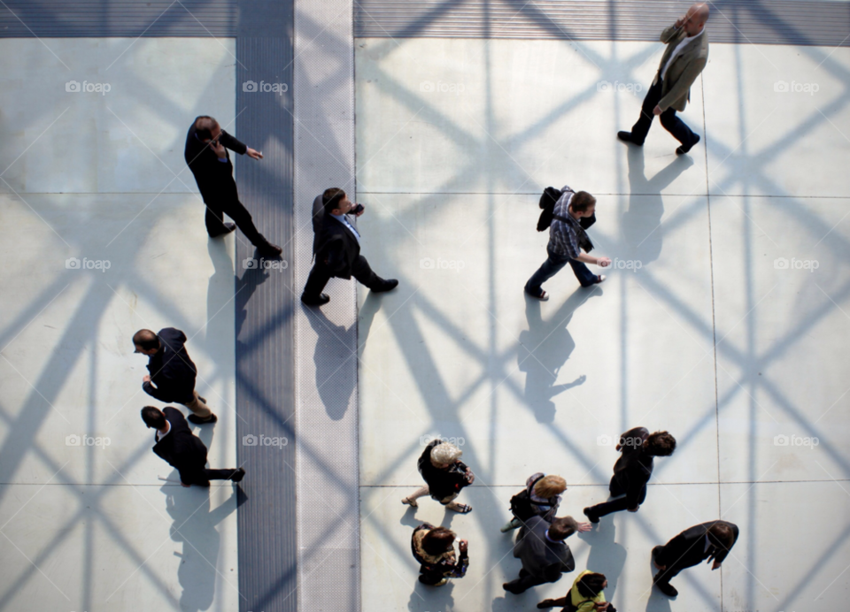 milano walking persons crowd by adrianocastelli