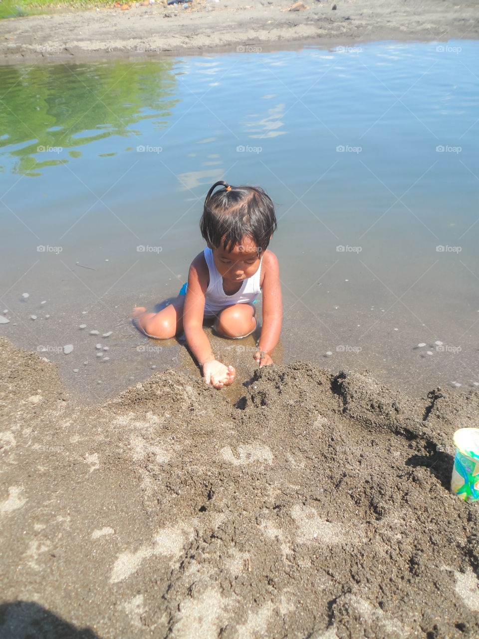 kid in the beach