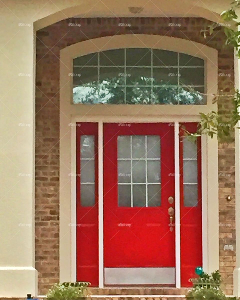 Amazing bright red door 