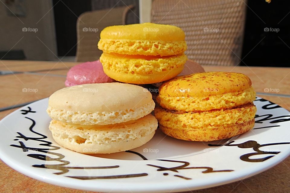 French pastries le macaron.