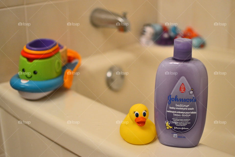 Johnson shampoo with rubber duck
