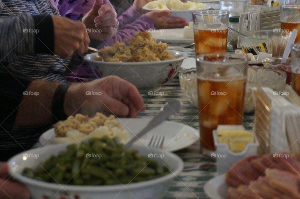 Thanksgiving dinner table