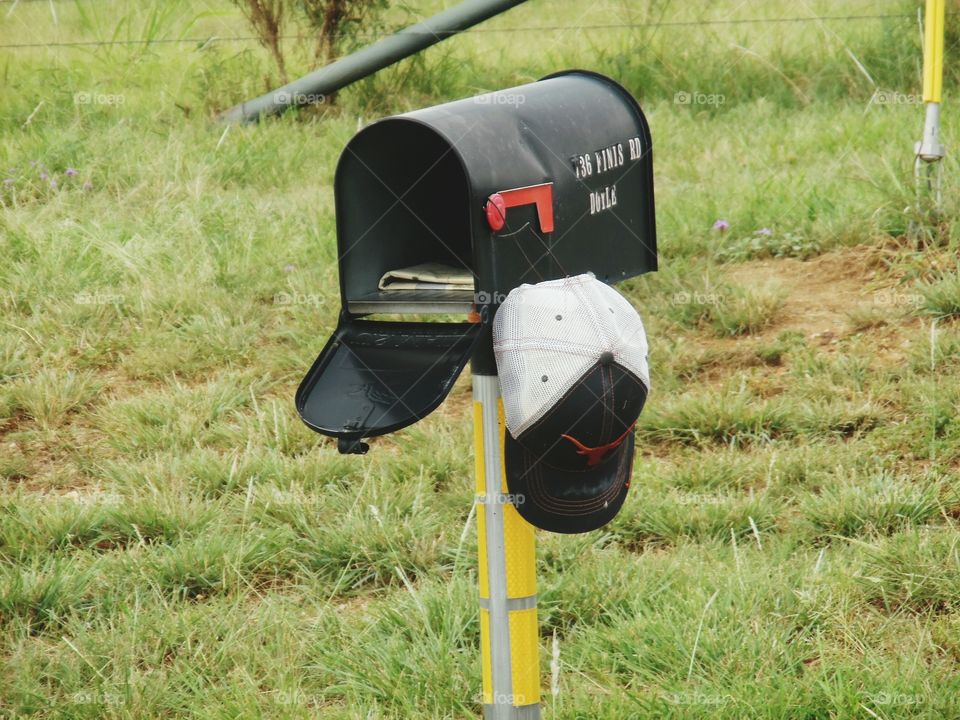 redneck mail. This is a picture of a Texas redneck mail box that I came across this morning while out riding my bike 🚲