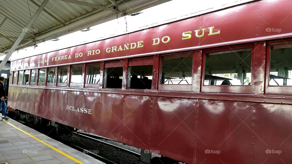 In all of our lives, there is a train... or several. A train that we can go on or that we can let go. On this one I decided to go up to the Wineries of Rio Grande do Sul, Brazil.