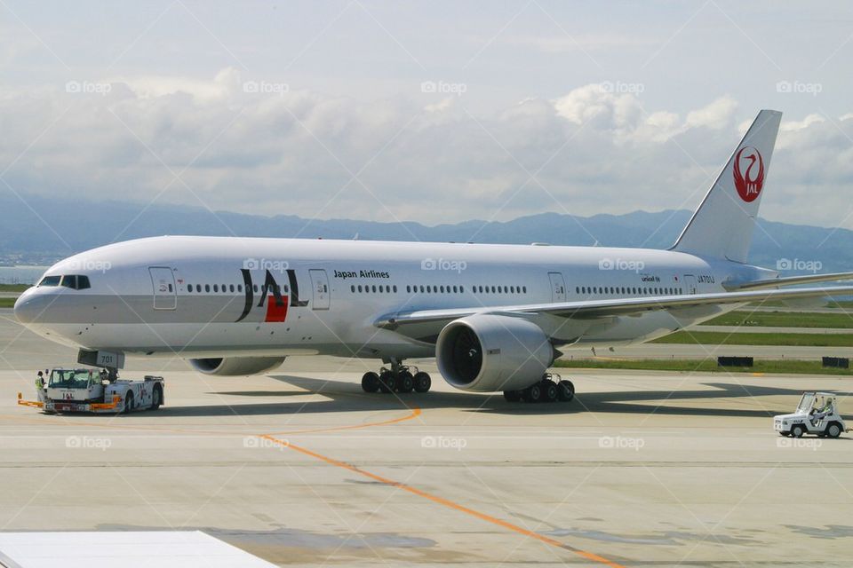 JAPAN AIRLINES B777-200 KIX