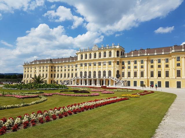 Schloss Schonbrunn 2