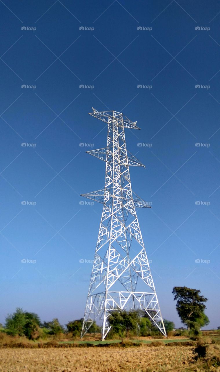 Electrical transmission tower