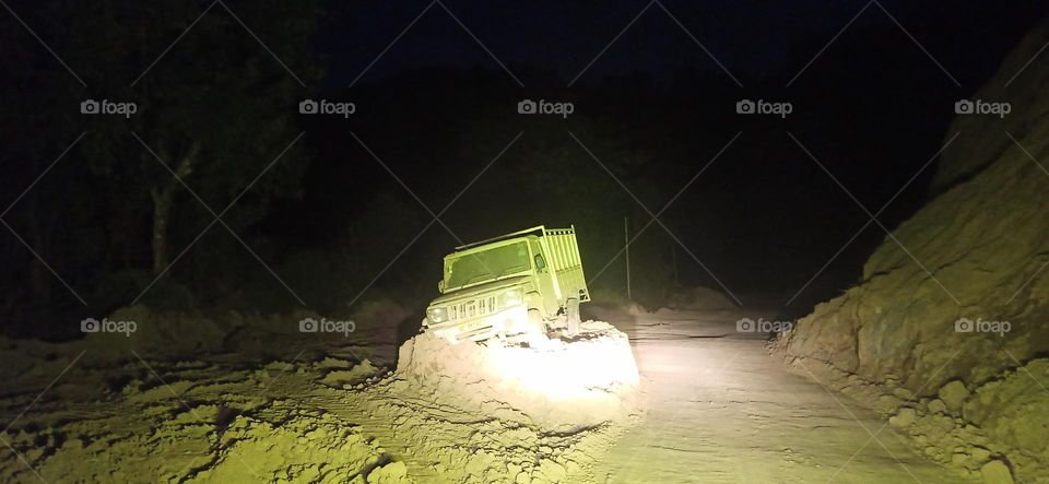 Meeting with a abandoned and a ghost car