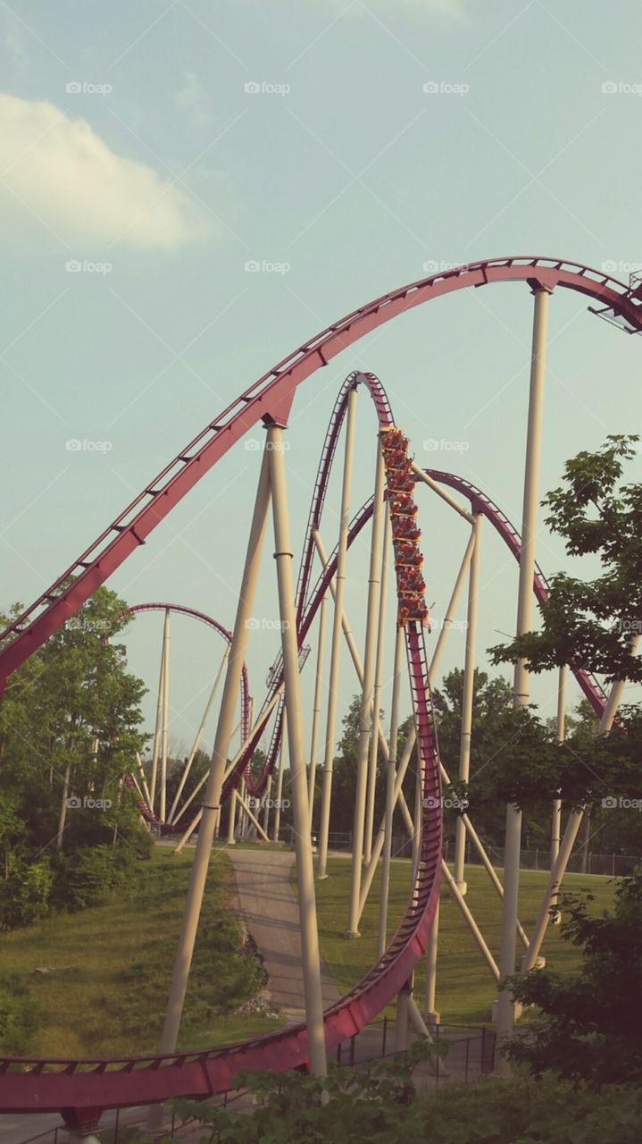 Downward. Dropzone rollercoaster at King's Island