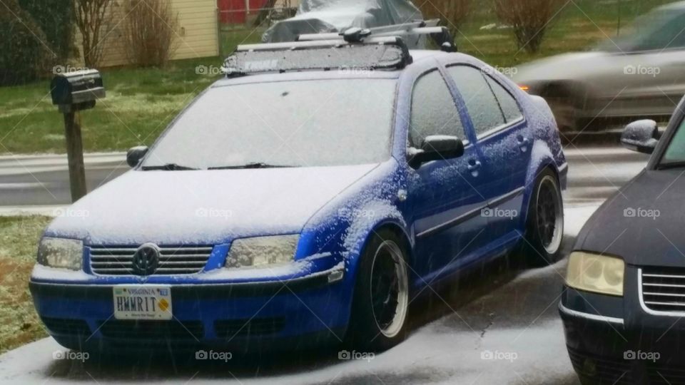 Volkswagen Jetta gets dusted with snow