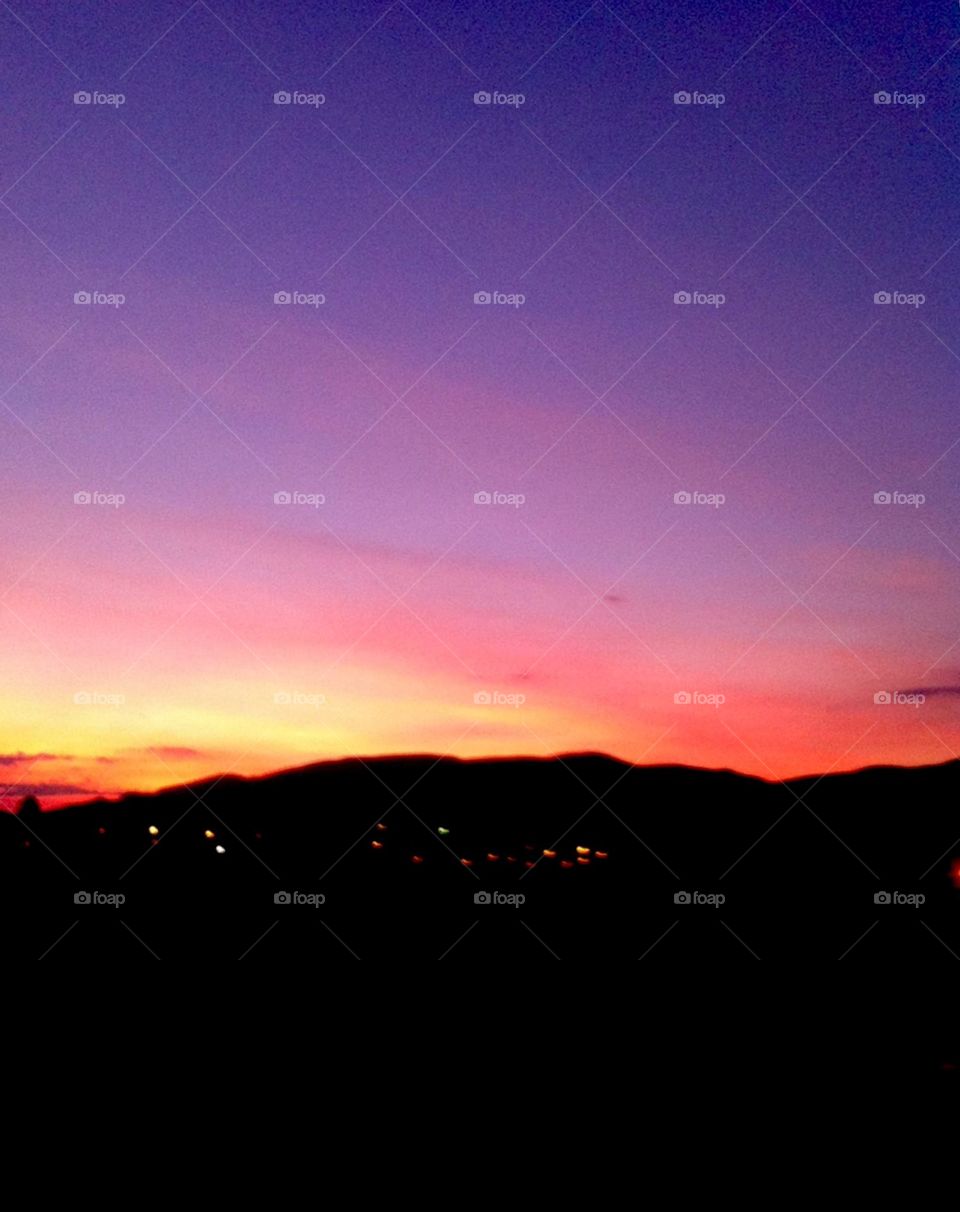 PURPLE COLOR - 🌄🇺🇸 An extremely beautiful dawn in Jundiaí, interior of Brazil. Cheer the nature! / 🇧🇷 Um amanhecer extremamente bonito em Jundiaí, Interior do Brasil. Viva a natureza!