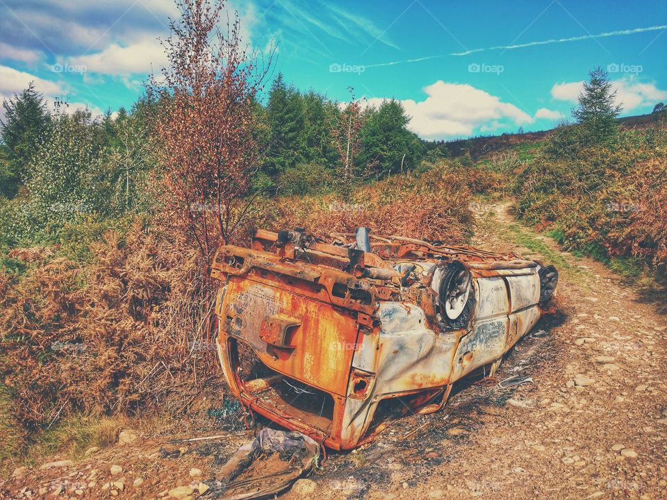 Abandoned/burnt out car on Abernant mountain - Abernant, Aberdare, Cynon Valley (September 2018)