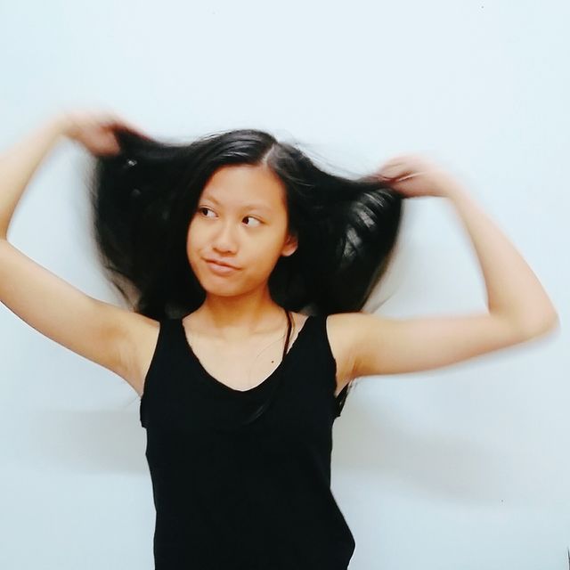 MESSY HAIR