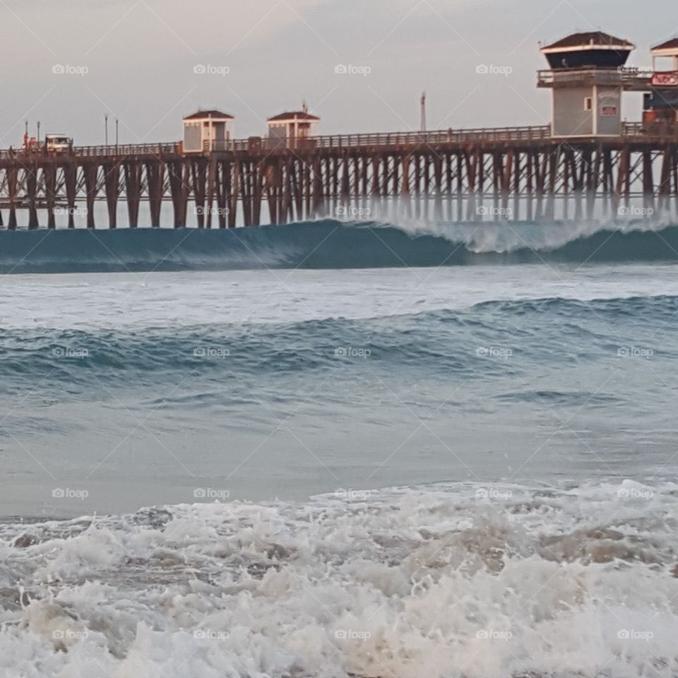 Perfect Wave and Pier