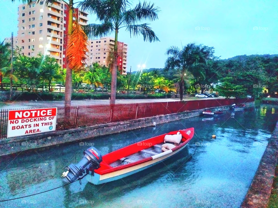 Red boat