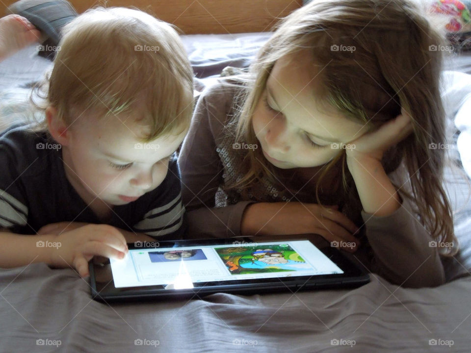 child sister fun technology by oneeighteen