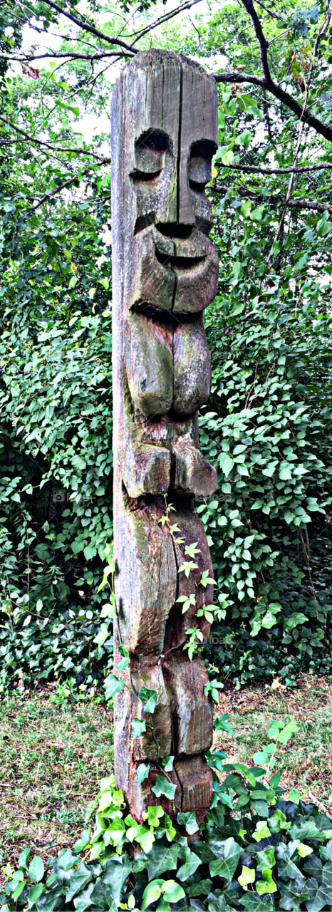 Wood sculpture 