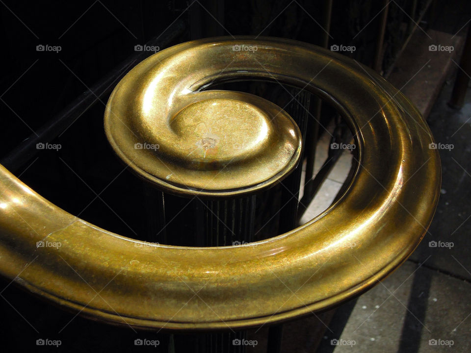 metal rail handle spiral by delvec