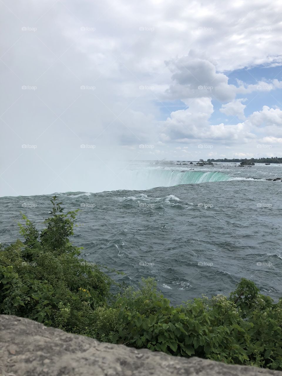 A view of the Canadian side of the Niagra Falls!