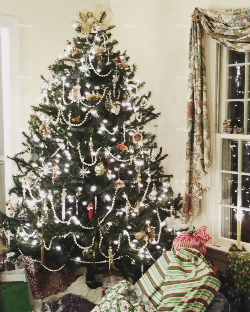 Tannenbaum Silver and Gold Christmas Tree