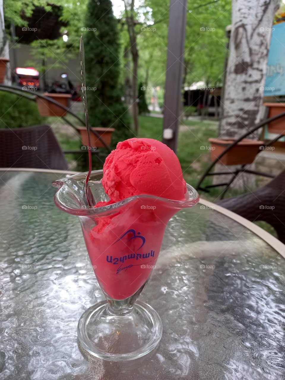 Ice cream with strawberries