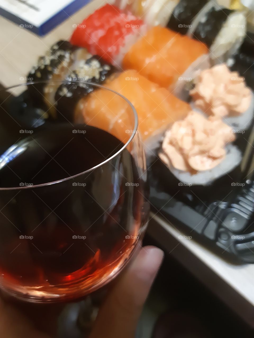 Хороший вечер) 
good evening)