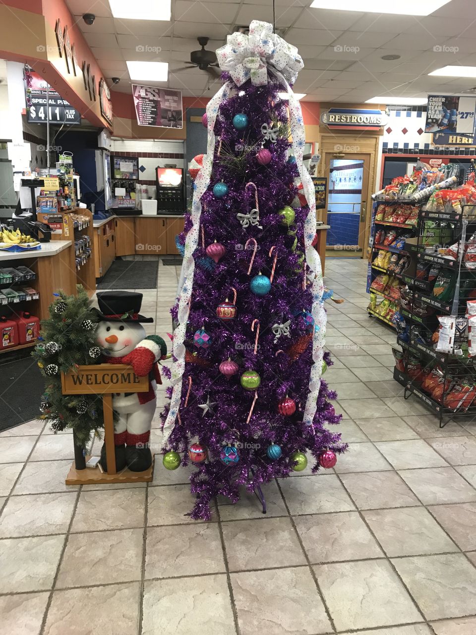Purple Christmas tree & snowman 