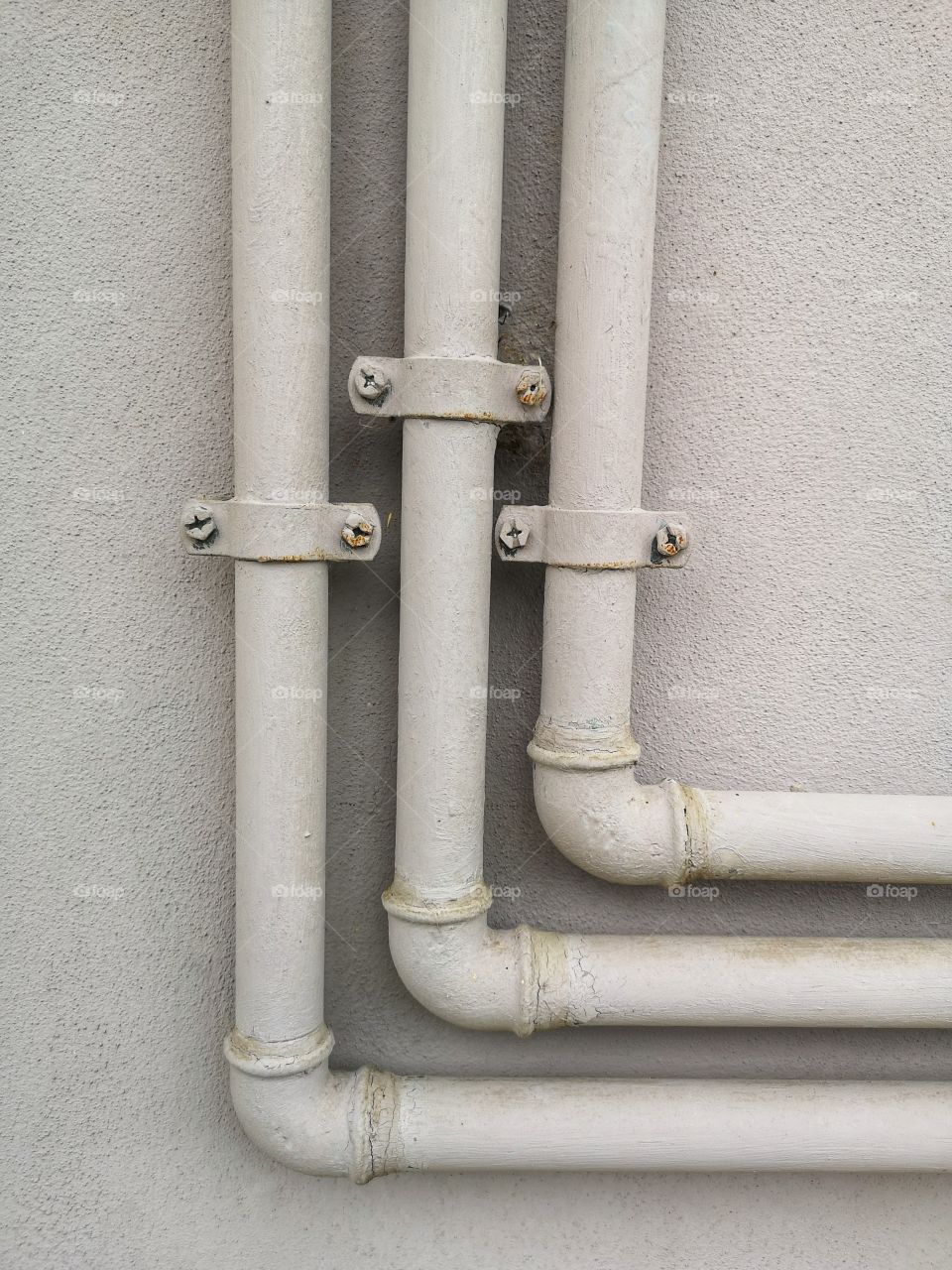 External gas pipes for condominium