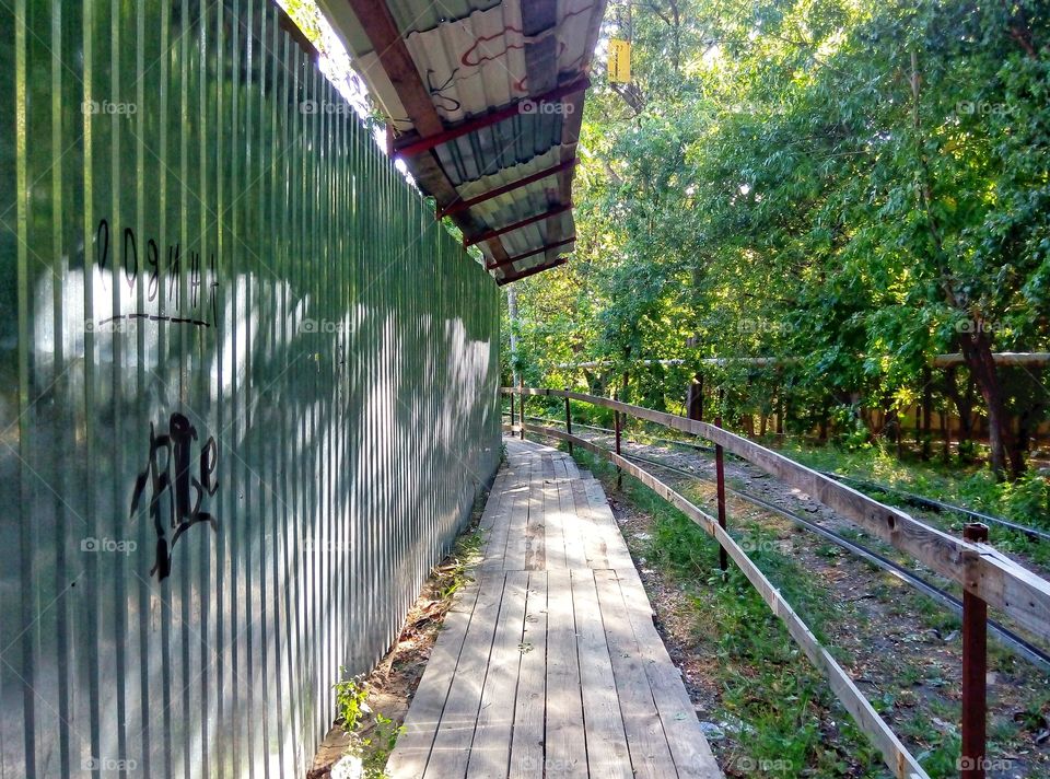 bridge around the construction site мостик вокруг стройки
