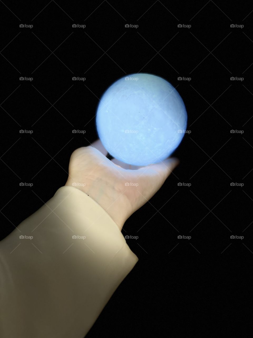 Blue moon on my hand, My own photography